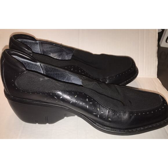 CLARKS ARTISAN COLLECTION WOMENS DRESS/OFFICE SHOES SIZE 8 M BLACK LEATHER UPPER - Picture 4 of 7